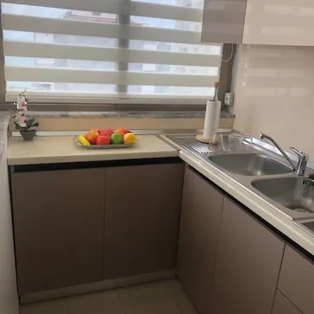 Cozy 1-bedroom Flat, Beachside Апартаменты *