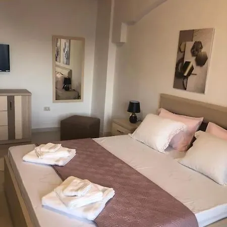 Apartment Cozy 1-bedroom Flat, Beachside